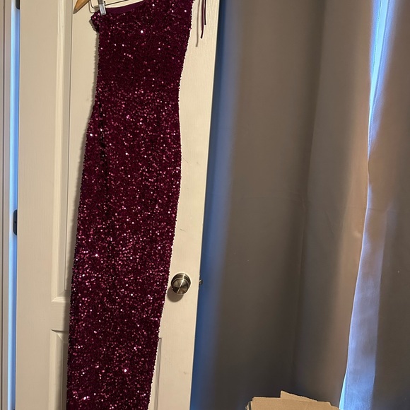 Prom dress - Picture 2 of 4